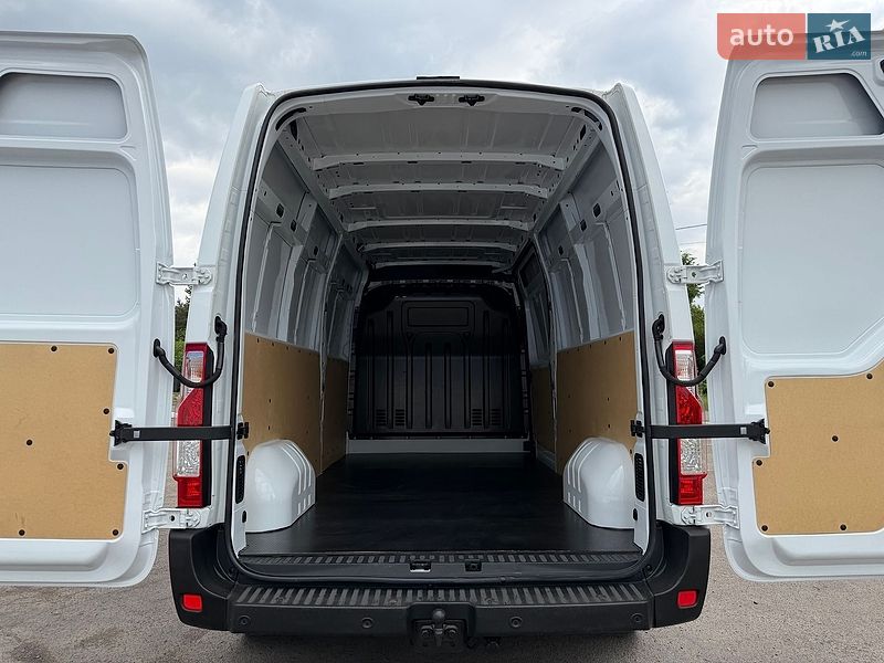 Вантажний фургон Renault Master 2022 в Радивиліві