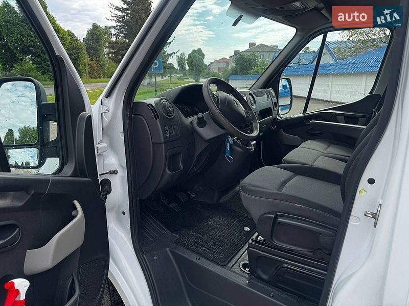 Вантажний фургон Renault Master 2018 в Рівному