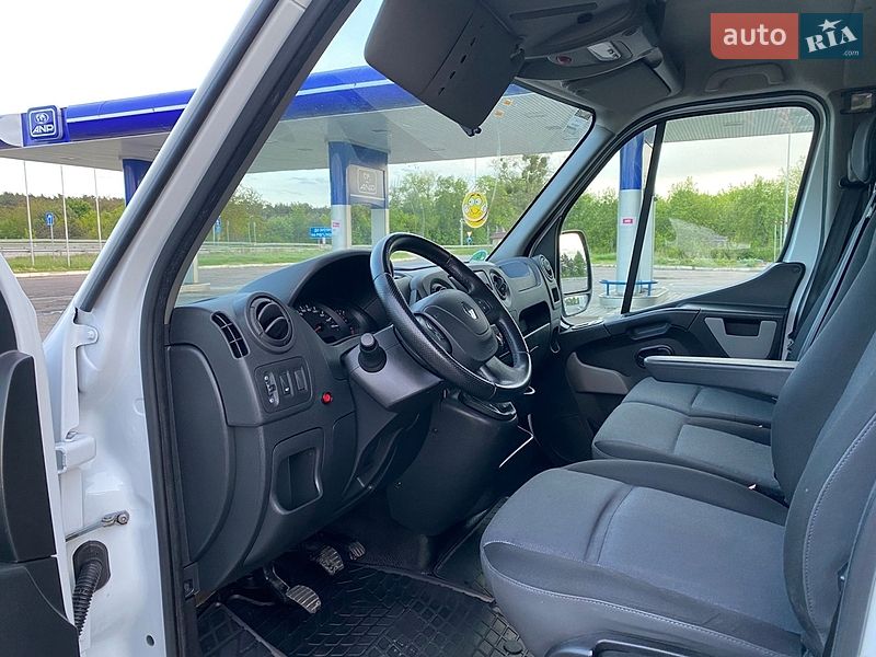 Евакуатор Renault Master 2018 в Радивиліві