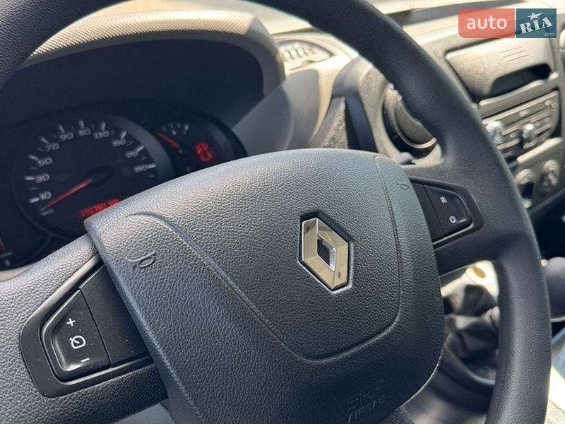 Вантажний фургон Renault Master 2017 в Луцьку