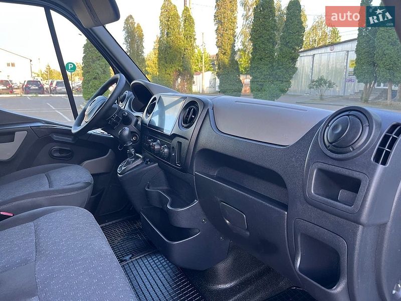 Вантажний фургон Renault Master 2017 в Дубні