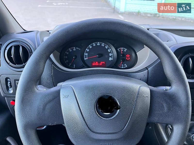 Вантажний фургон Renault Master 2017 в Дубні