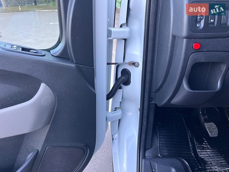 Вантажний фургон Renault Master 2017 в Дубні
