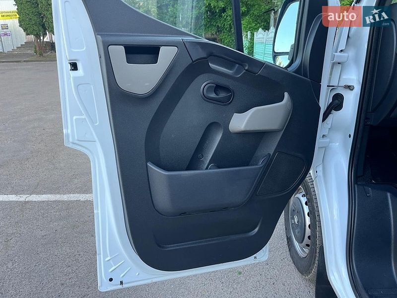Вантажний фургон Renault Master 2017 в Дубні