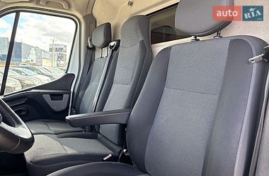Вантажний фургон Renault Master 2017 в Львові