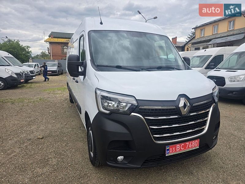 Вантажний фургон Renault Master 2022 в Стрию