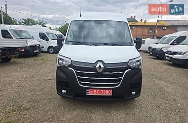 Вантажний фургон Renault Master 2022 в Стрию