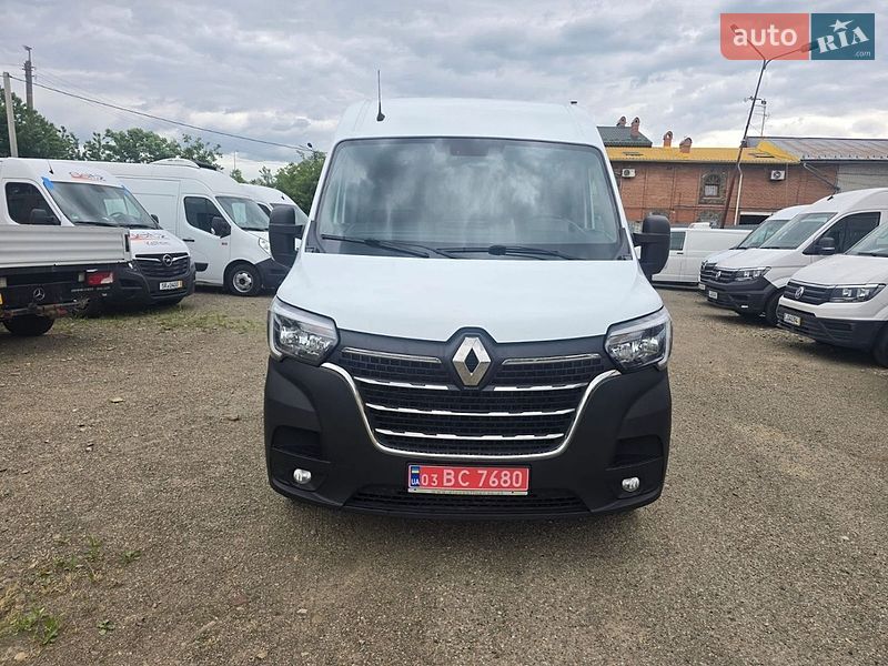 Вантажний фургон Renault Master 2022 в Стрию
