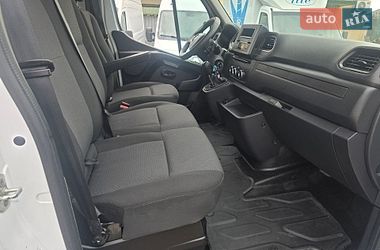 Вантажний фургон Renault Master 2022 в Стрию