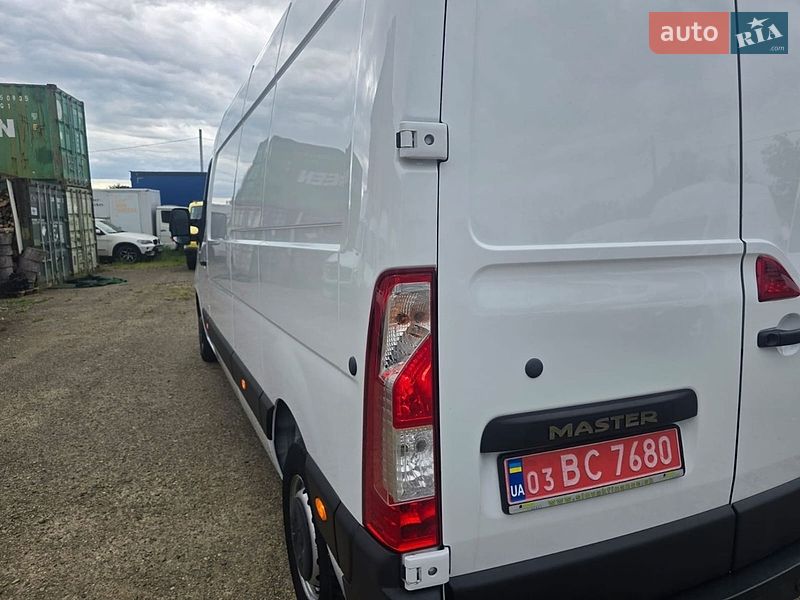 Вантажний фургон Renault Master 2022 в Стрию