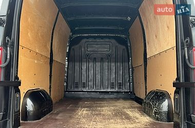 Грузовой фургон Renault Master 2016 в Львове