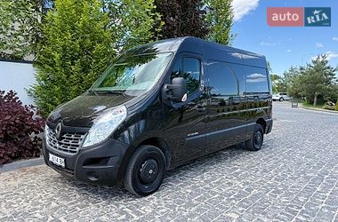 Вантажний фургон Renault Master 2016 в Львові
