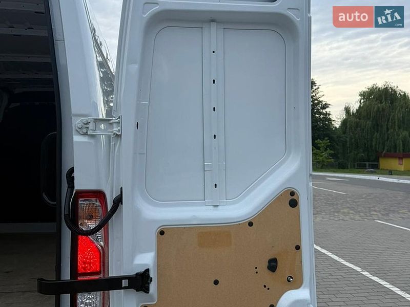 Вантажний фургон Renault Master 2021 в Луцьку