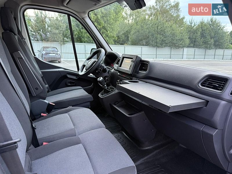 Вантажний фургон Renault Master 2021 в Луцьку