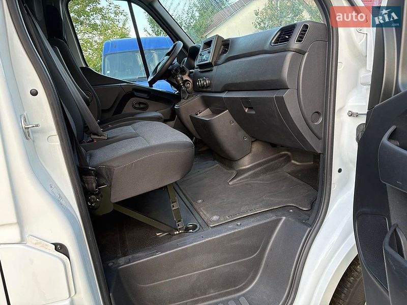 Вантажний фургон Renault Master 2023 в Радивиліві
