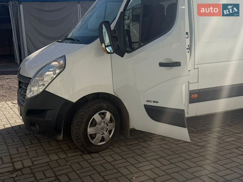 Грузовой фургон Renault Master 2015 в Львове
