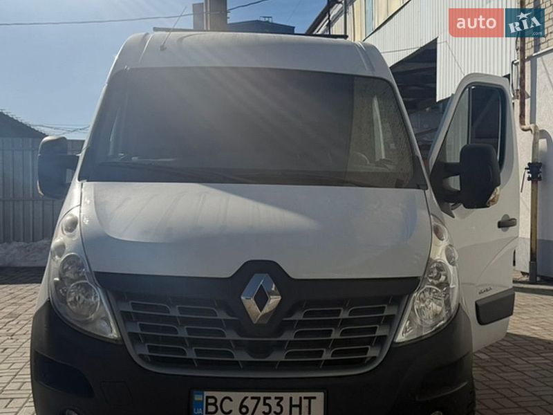 Грузовой фургон Renault Master 2015 в Львове
