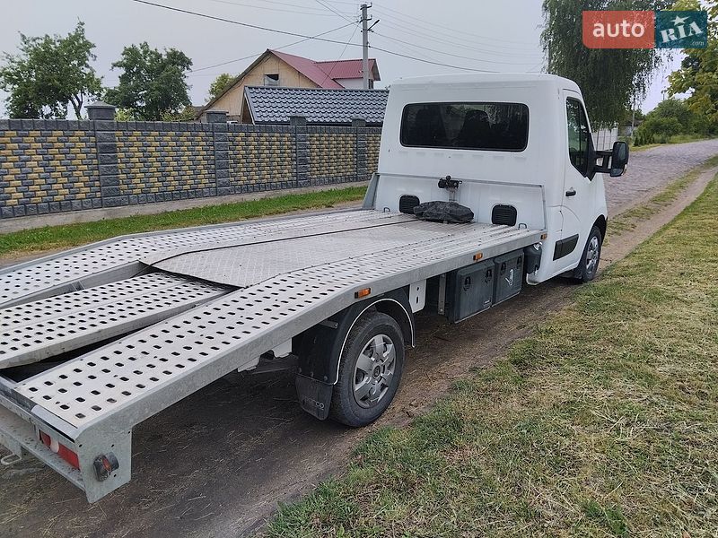 Эвакуатор Renault Master 2017 в Дубно
