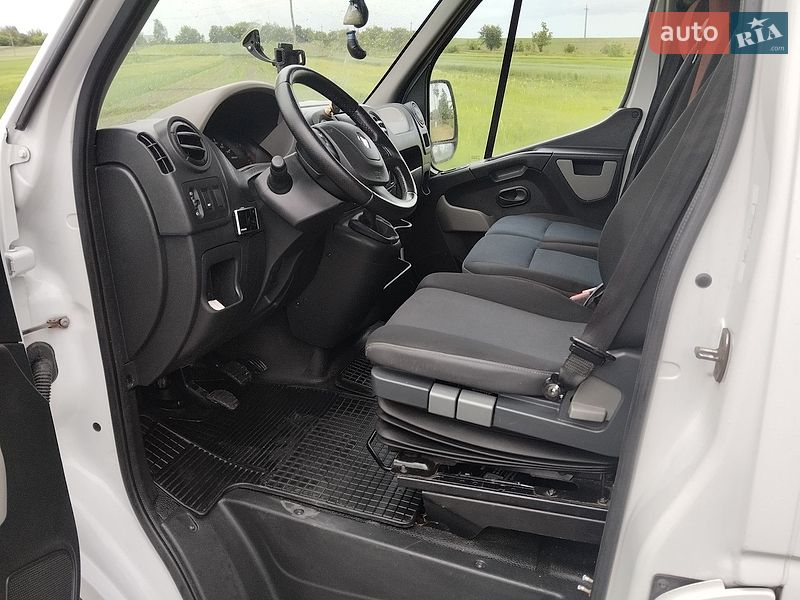 Эвакуатор Renault Master 2017 в Дубно