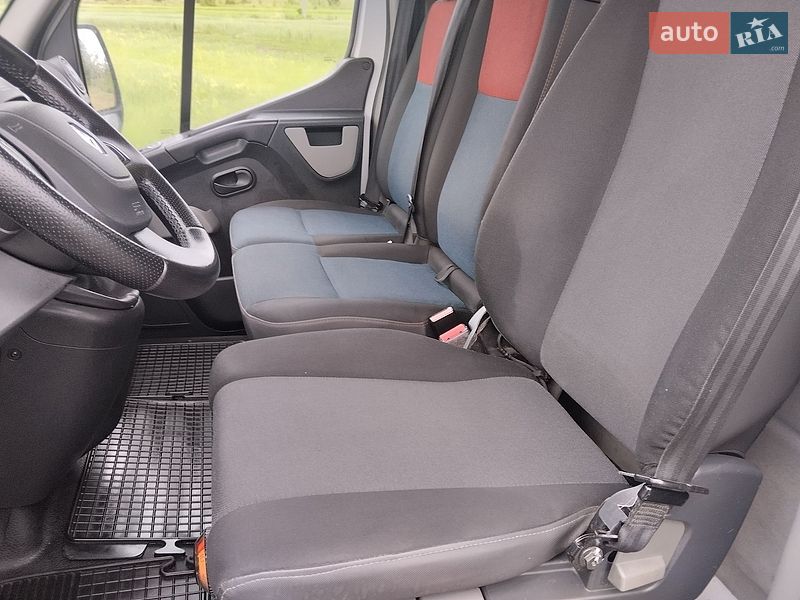 Эвакуатор Renault Master 2017 в Дубно