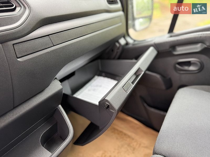 Вантажний фургон Renault Master 2019 в Дубні