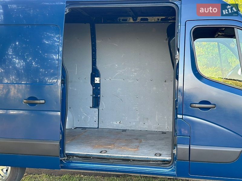 Вантажний фургон Renault Master 2017 в Первомайську