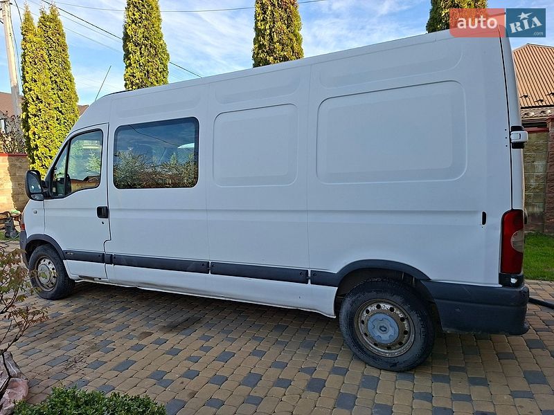 Вантажопасажирський фургон Renault Master 2004 в Луцьку