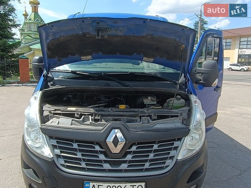 Вантажний фургон Renault Master 2016 в Дніпрі