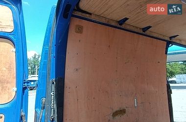 Вантажний фургон Renault Master 2016 в Дніпрі