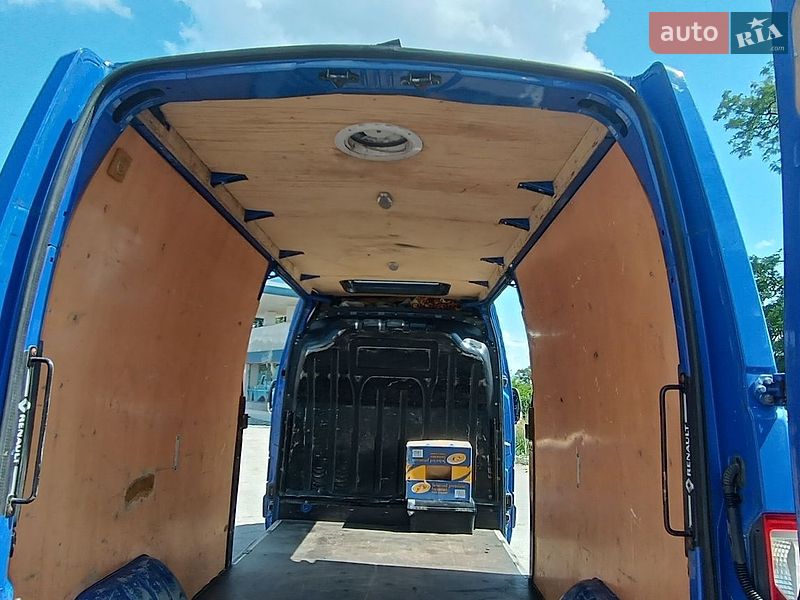Вантажний фургон Renault Master 2016 в Дніпрі