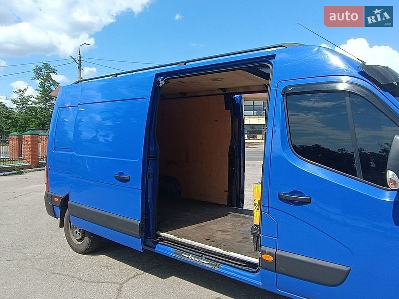 Вантажний фургон Renault Master 2016 в Дніпрі