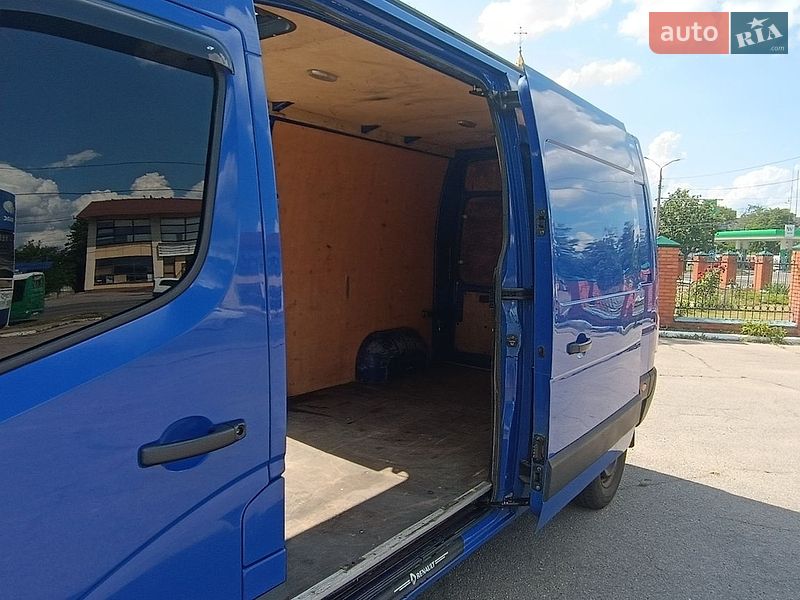 Вантажний фургон Renault Master 2016 в Дніпрі