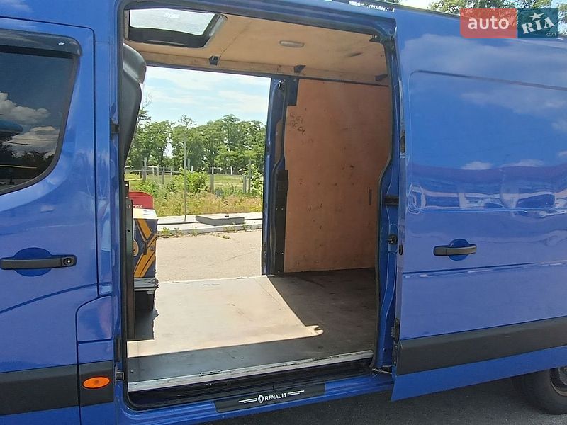 Вантажний фургон Renault Master 2016 в Дніпрі