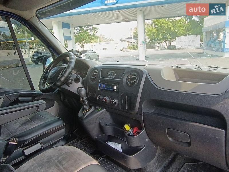 Вантажний фургон Renault Master 2016 в Дніпрі