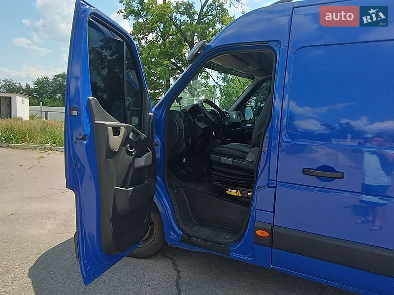 Вантажний фургон Renault Master 2016 в Дніпрі