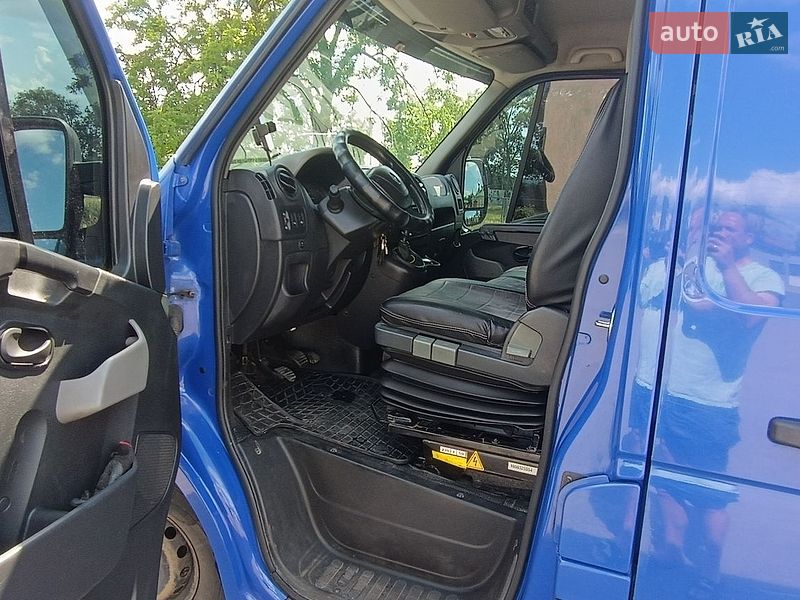 Вантажний фургон Renault Master 2016 в Дніпрі