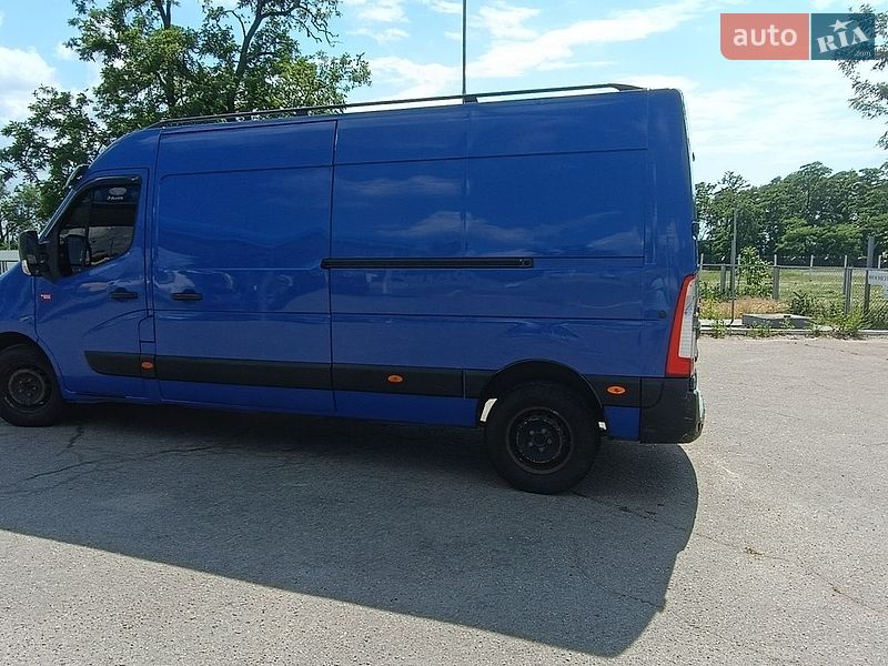 Вантажний фургон Renault Master 2016 в Дніпрі