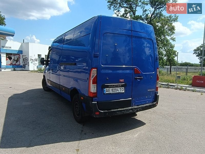 Вантажний фургон Renault Master 2016 в Дніпрі