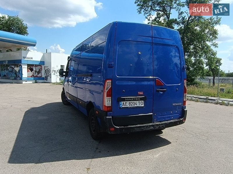 Вантажний фургон Renault Master 2016 в Дніпрі
