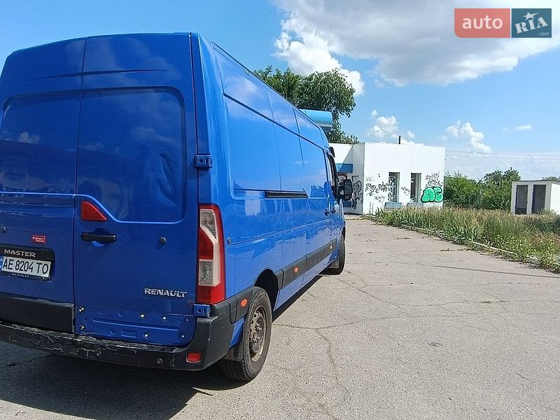 Вантажний фургон Renault Master 2016 в Дніпрі