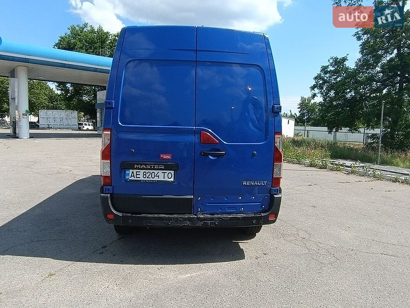 Вантажний фургон Renault Master 2016 в Дніпрі