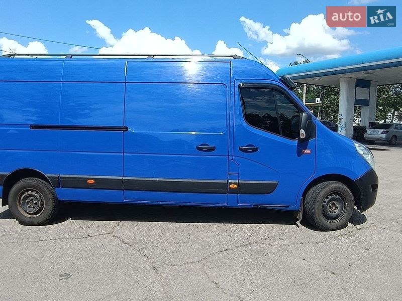 Вантажний фургон Renault Master 2016 в Дніпрі