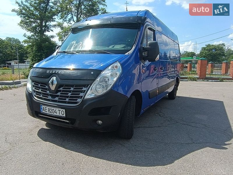 Вантажний фургон Renault Master 2016 в Дніпрі