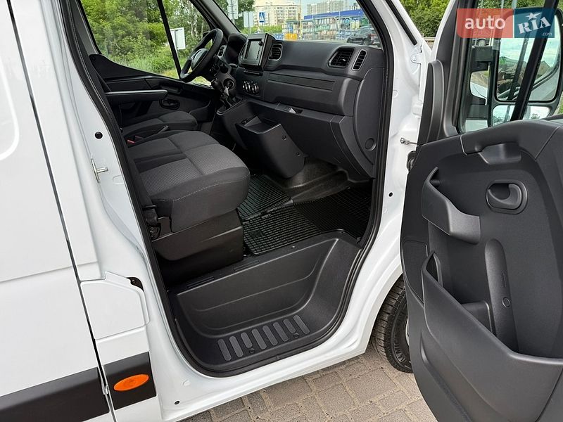 Вантажний фургон Renault Master 2023 в Дубні фото 61 Вантажний фургон Renault Master 2023 в Дубні