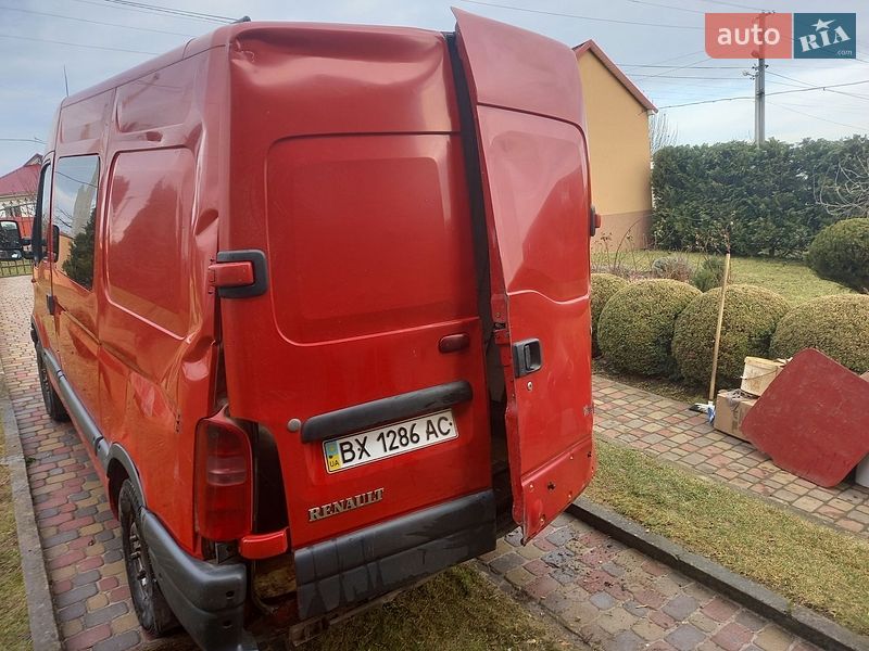 Минивэн Renault Master 2000 в Городке