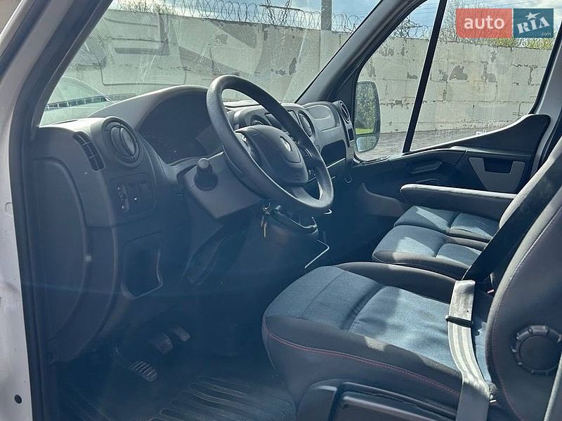 Грузопассажирский фургон Renault Master 2016 в Днепре