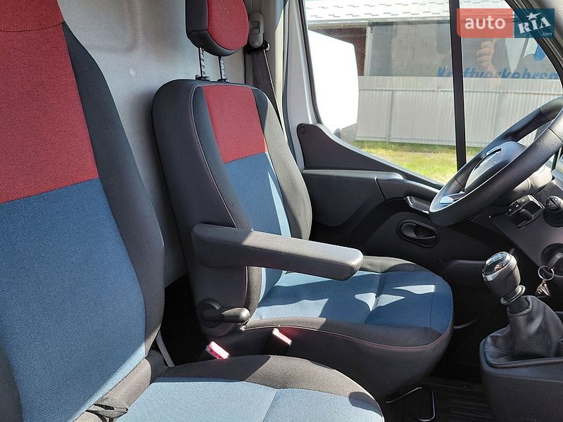 Вантажний фургон Renault Master 2022 в Івано-Франківську