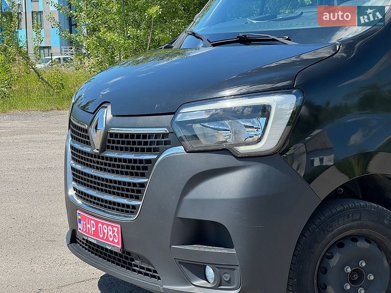Вантажний фургон Renault Master 2021 в Рівному
