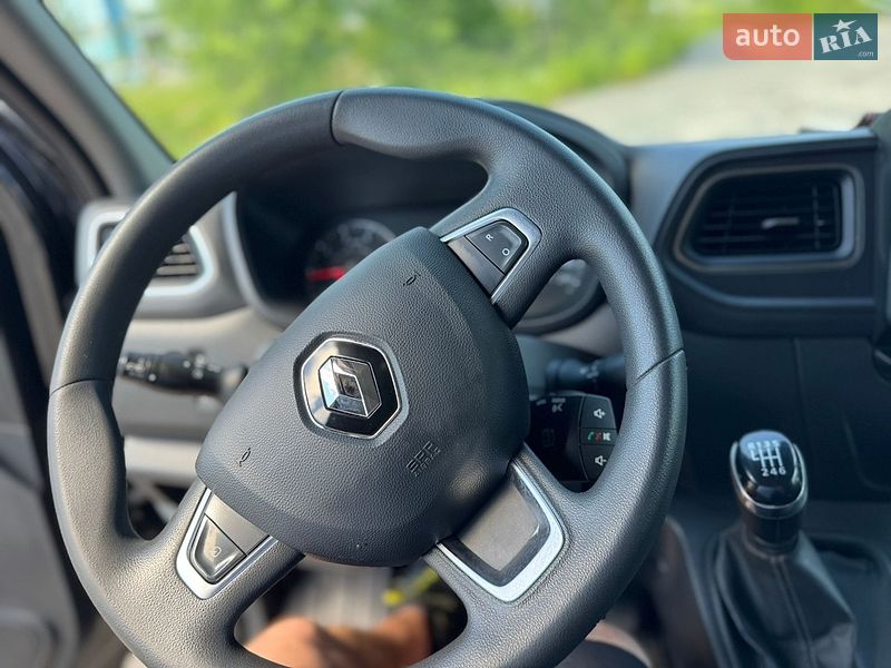 Вантажний фургон Renault Master 2021 в Рівному