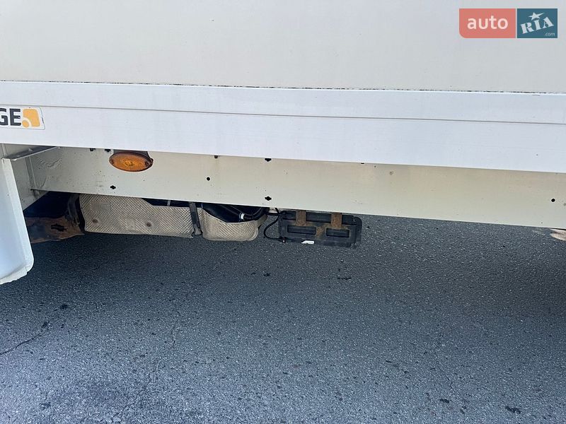 Грузовой фургон Renault Master 2015 в Львове